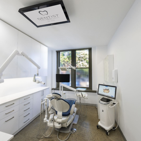 Dentist & Co team and facility